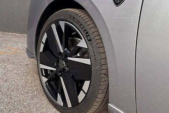 Peugeot 308 GT Exclusive S&S e-DCS6 1.2 mHEV