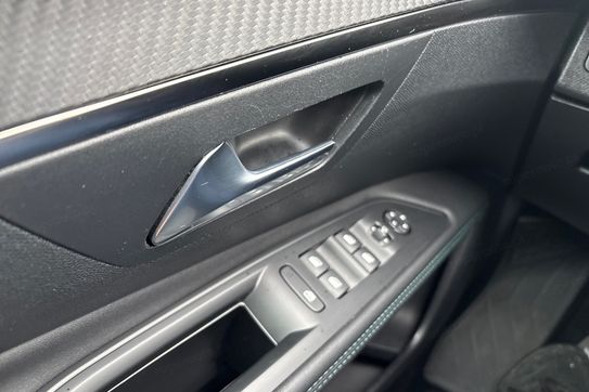 Peugeot 3008 Allure Pack 1.5 BlueHDI EAT8