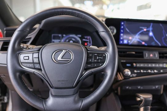 Lexus ES 300h Business Edition