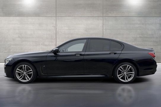 BMW Seria 7 750i xDrive M Sport