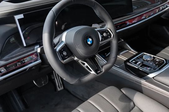 BMW Seria 7 740d xDrive Nero Lusso Edition