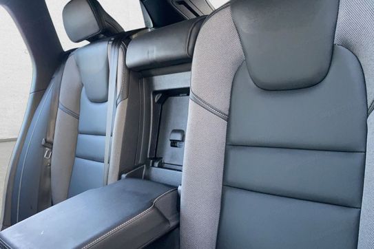 Volvo V60 B4 B Plus Dark