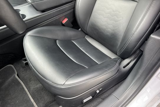 Tesla Model 3 RWD