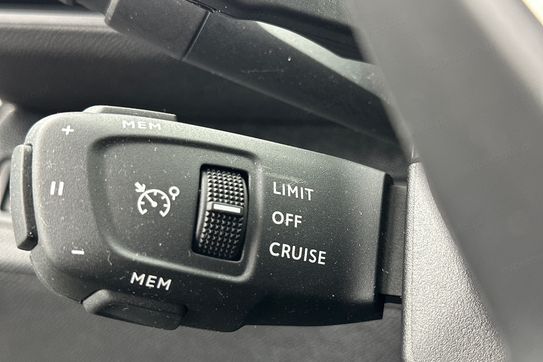 Peugeot 3008 Allure Pack 1.6 Hybrid e-EAT8