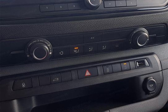 Peugeot Expert L2H1 AT