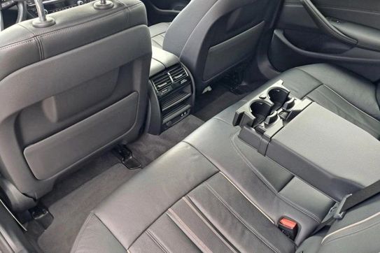 BMW Seria 5 530e xDrive Luxury Line aut