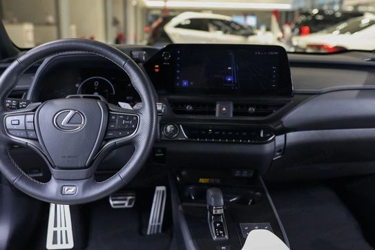 Lexus UX 300h F Sport
