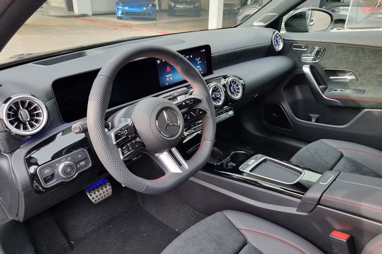 Mercedes Klasa A 250 e z EQ  AMG Line