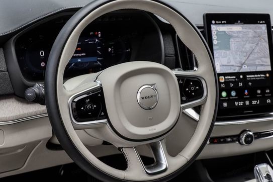 Volvo XC90 T8 Plug-In Hybrid AWD Ultra Bright 7os