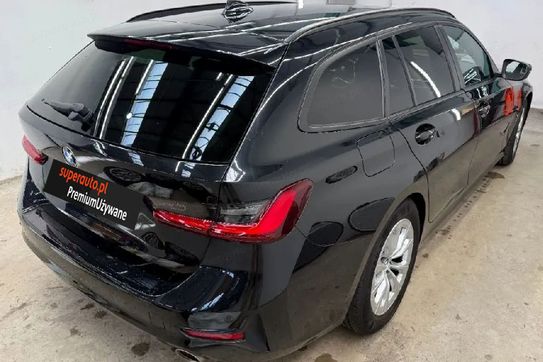 BMW Seria 3 320i Advantage aut