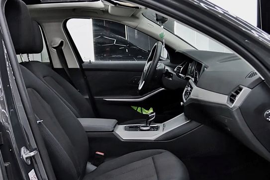 BMW Seria 3 320i Advantage aut