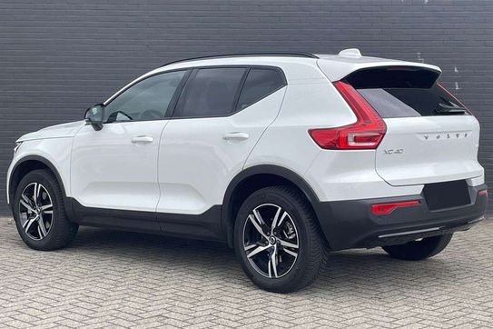 Volvo XC40 B4 Plus Dark