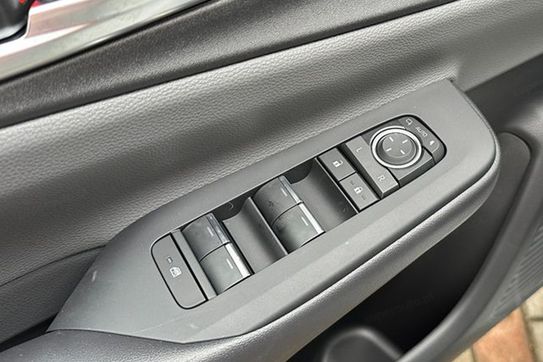 Toyota Prius Prestige 2.0 Hybrid Plug-in