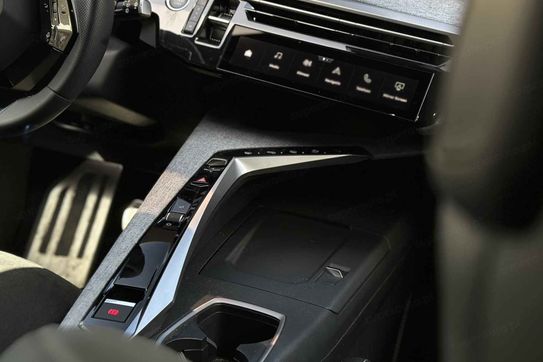 Peugeot 5008 GT Exclusive S&S e-DCS6 1.2 PureTech mHEV