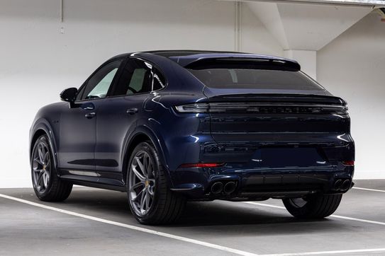 Porsche Cayenne Coupe E-Hybrid  Black Edition