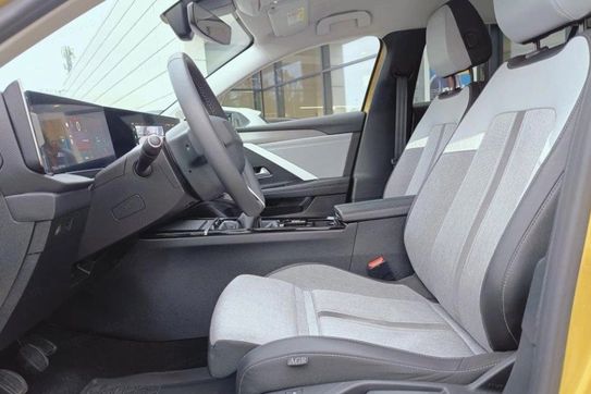 Opel Astra 1.2 T Elegance