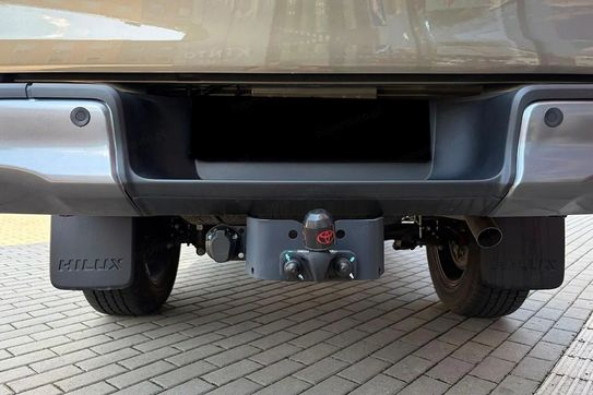 Toyota HiLux Double Cab Invincible