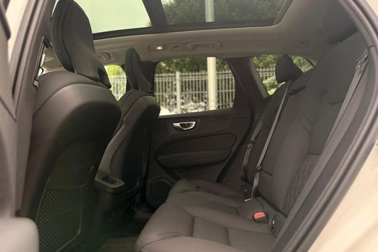 Volvo XC60 B5 B AWD Plus Dark aut