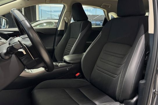 Lexus NX 300h Business Edition AWD