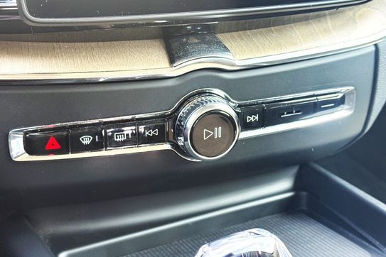 Volvo XC60 B5 B AWD Plus Dark