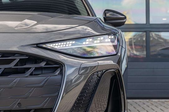 Audi A6 e-Hybrid quattro S line Avant