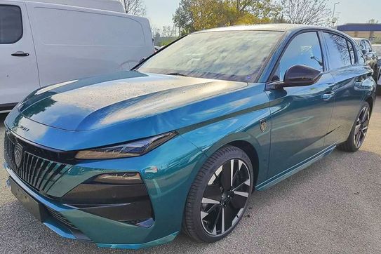Peugeot 308 GT Exclusive S&S e-DCS6 1.2 mHEV