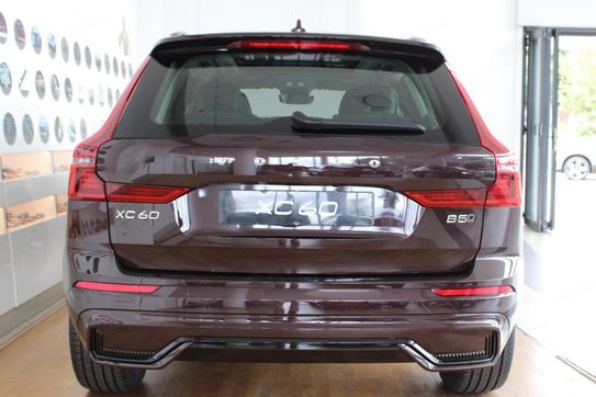 Volvo XC60 B5 AWD Ultra Dark