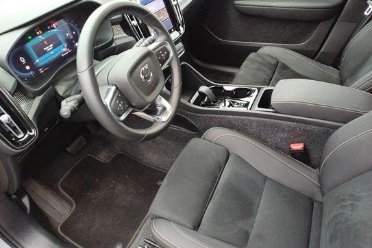 Volvo XC40 B3 B Plus Dark