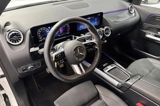 Mercedes GLA 200 AMG Line 7G-DCT