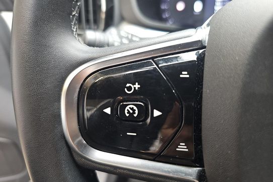 Volvo XC60 B4 D Plus Dark