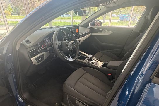 Audi A4 35 TFSI S Line