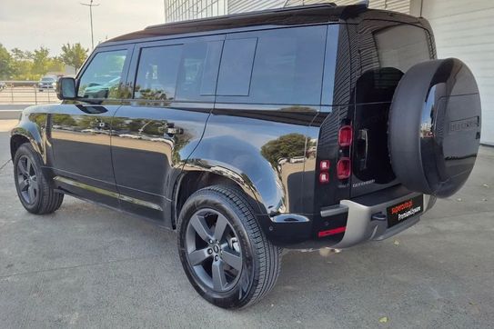 Land Rover Defender 110 3.0 D250 X-Dynamic SE