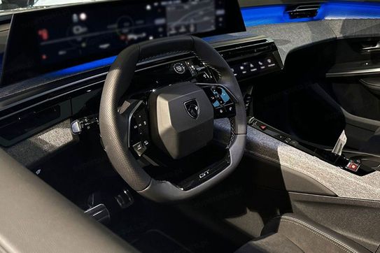 Peugeot 3008 GT Exclusive e-DCS6 1.2 mHEV