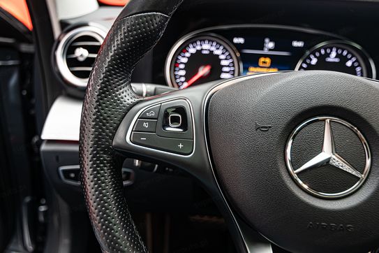 Mercedes Klasa E E 220 d 4-Matic Business Edition 9G-TRONIC