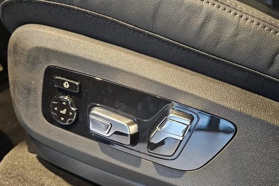 BMW X5 M60i xDrive