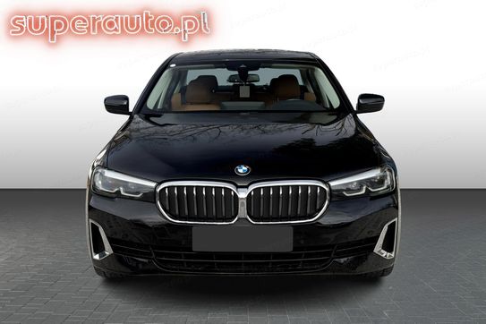 BMW Seria 5 530i xDrive Luxury Line