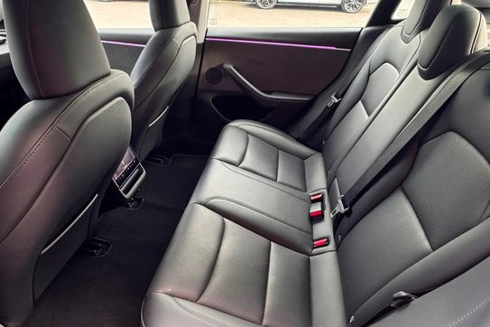 Tesla Model 3 Long Range RWD