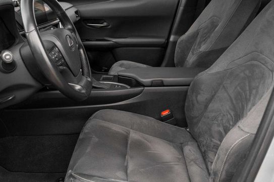 Lexus UX 300h Business