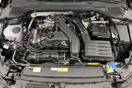 Volkswagen Golf LIFE PLUS 1.5 eTSI EVO2 DSG7