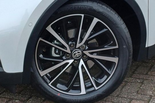 Toyota C-HR Executive 2.0 Plug-in Hybrid Dynamic Force