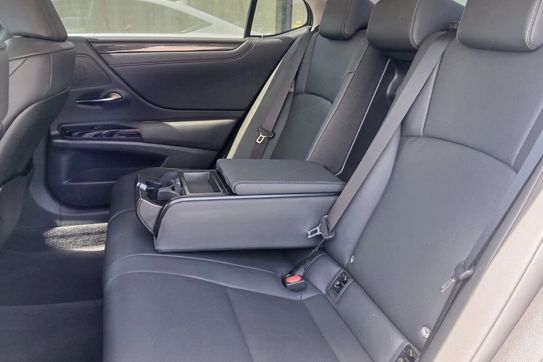 Lexus ES 300h Business Edition