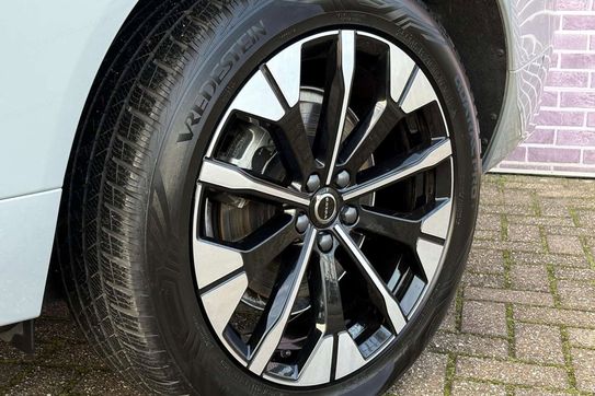 Volvo XC60 B5 AWD Ultra Dark