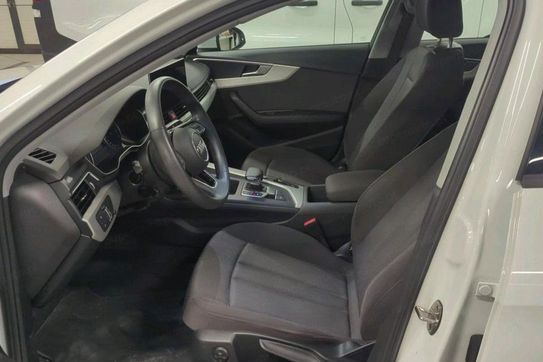 Audi A4 35 TFSI mHEV S tronic