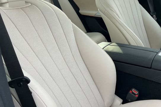 Mercedes Klasa E 200 4-Matic AMG