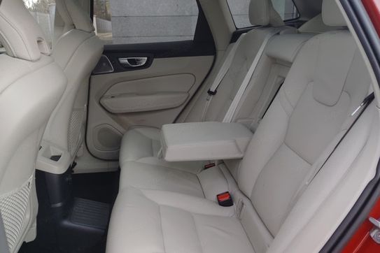 Volvo XC60 T6 Plug-In Hybrid AWD Ultra Bright