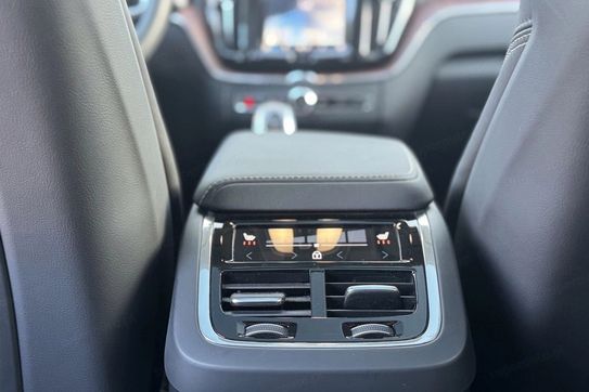 Volvo XC60 B5 B AWD Ultimate Dark