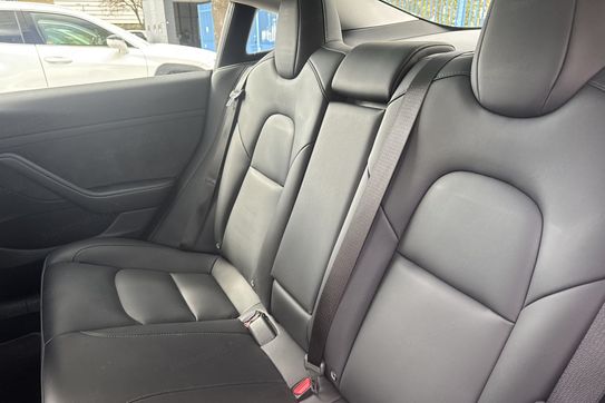Tesla Model 3 RWD