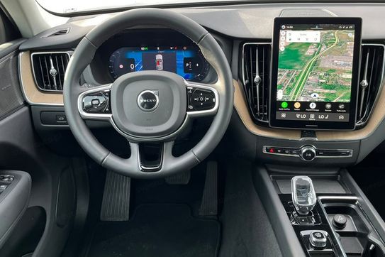Volvo XC60 B5 B AWD Plus Dark