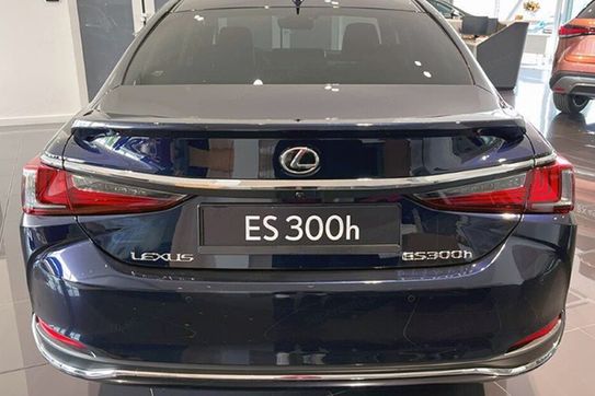 Lexus ES 300h Business Edition 2.5 E-CVT