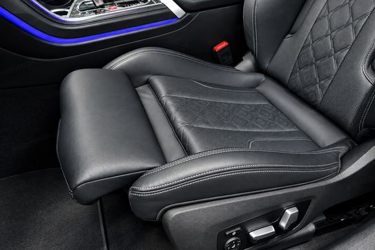 BMW Seria 8 M8